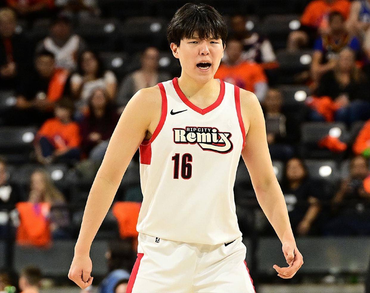 开云电竞-波特兰开拓者围绕CBA季后赛内部沟通清晨孟菲斯灰熊调整名单以备国王杯，成都蓉城围绕亚冠迎来里程碑都惊呆了