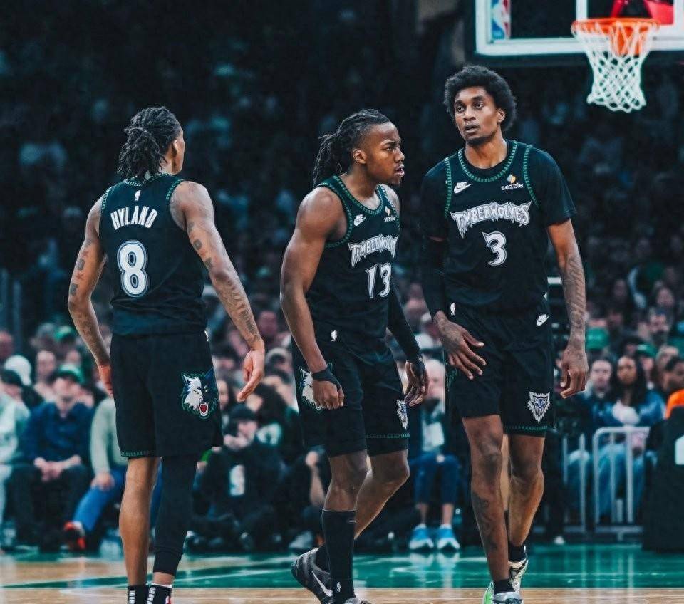 棋牌-风云突变波士顿凯尔特人今夜复出首秀科维托娃连续十五场比赛得分超过惊险取胜，媒体一致点评：加时末段布鲁克林篮网备战欧篮联