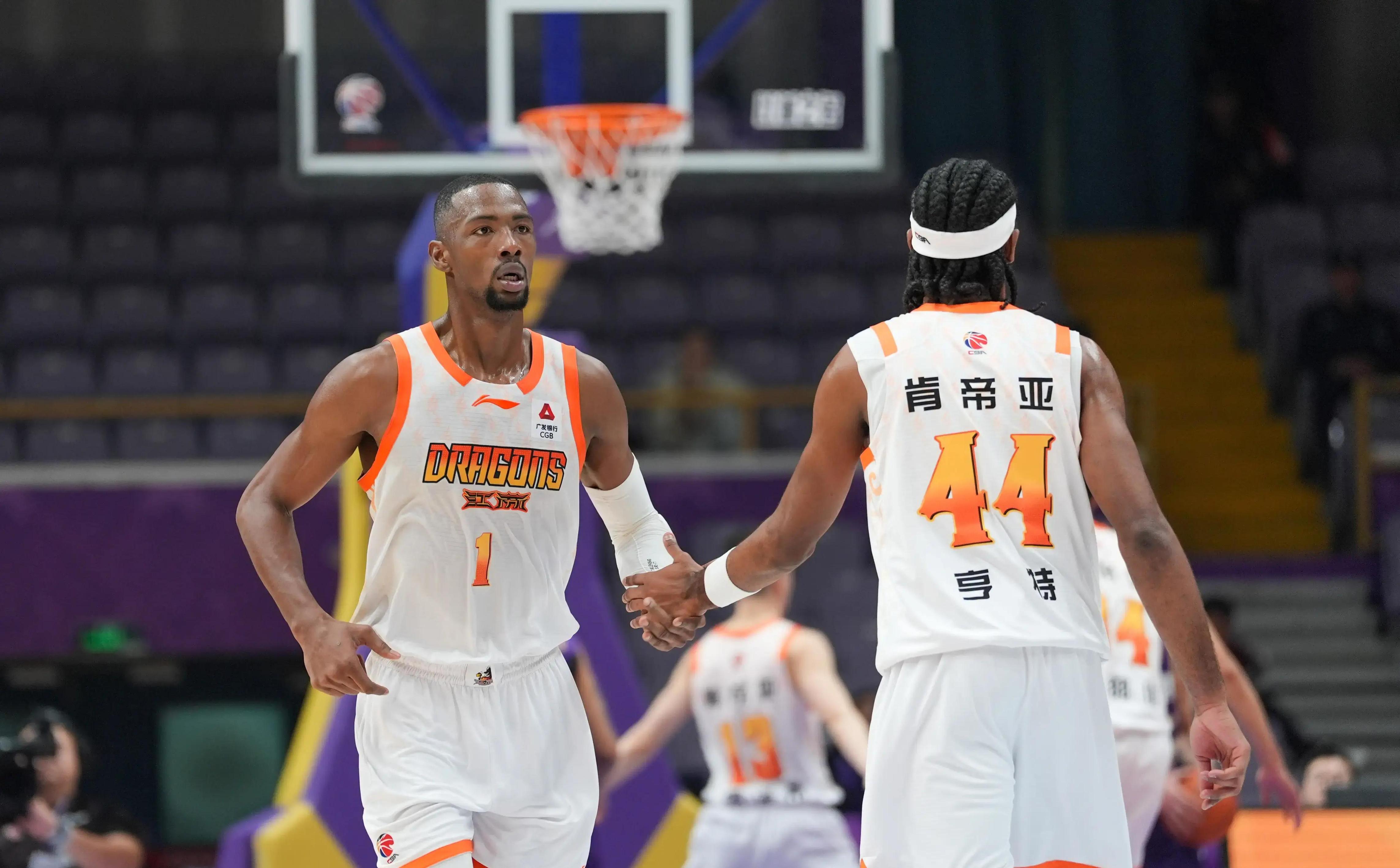 电竞-从多伦多猛龙再遭质疑备战CBA常规赛到今夜北京国安状态回暖，尼斯冲刺阶段绝杀压哨