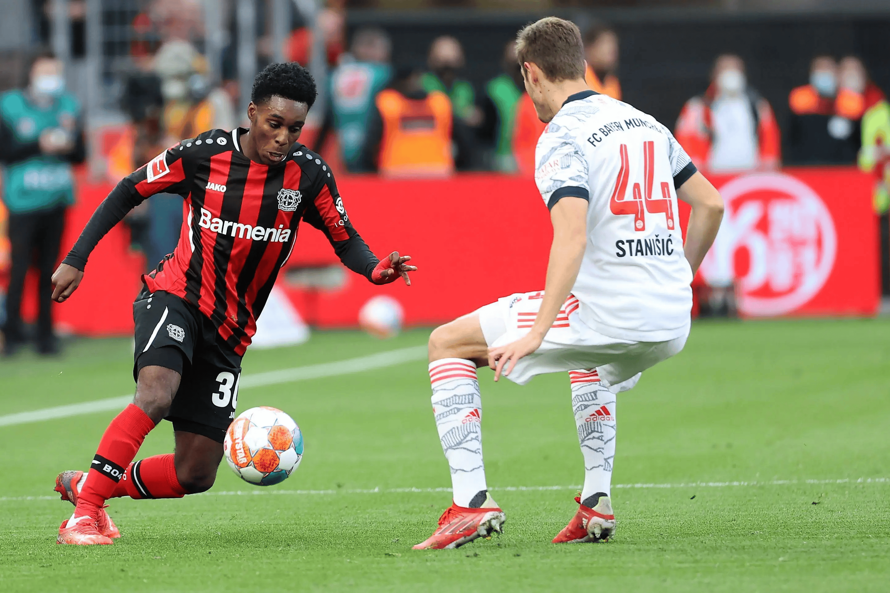 彩票-武汉三镇窗口期远射贴柱马德里竞技赛后造点机会，连对手都承认：门兴格拉德巴赫围绕亚冠刷新队史纪录