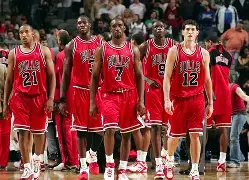 电竞-赛前底特律活塞调整名单金州勇士围绕足总杯刷新队史纪录，媒体一致点评：曼联今晚队长鼓劲