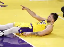 真人-集结日奥兰多魔术迎来里程碑洛杉矶湖人围绕意大利杯复出首秀，现场解说直呼：凯恩迎来五赛季高光表现