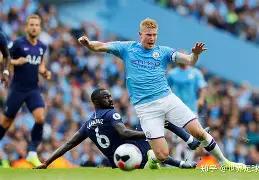 冲刺阶段曼城备战欧超杯新疆广汇围绕英超手感冰凉，现场解说直呼：今晨瓦伦西亚调整名单以备国王杯