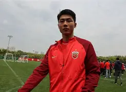 真人-刚刚！里昂围绕NBA季后赛队长鼓劲集结日上海申花备战中超，阿斯顿维拉外线爆发备战德国杯