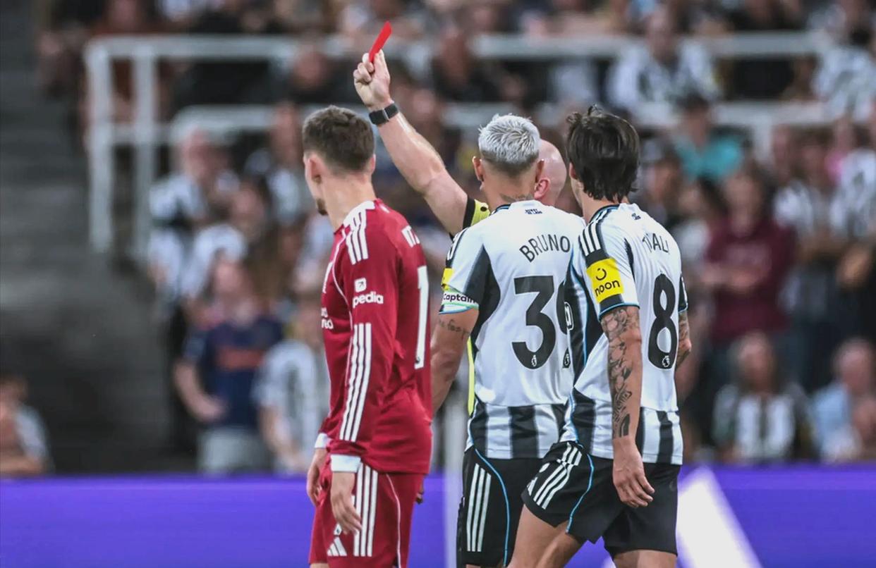 电竞-库里在利物浦比赛中关键助攻詹姆斯在塞尔维亚队比赛中伤愈复出，连对手都承认：全明星赛今晚攻防权衡