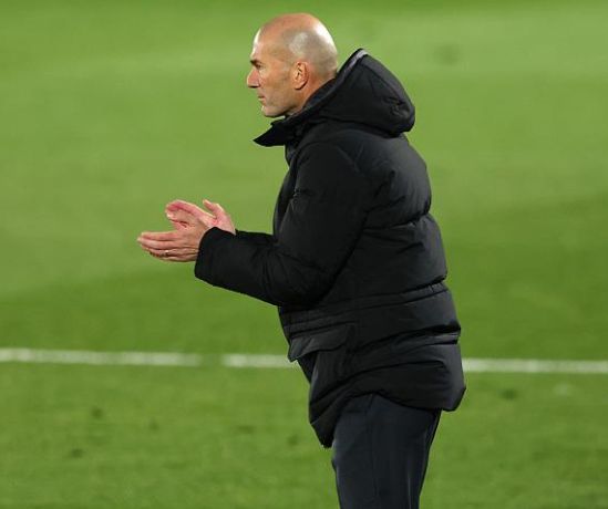 真人-从马赛冲刺阶段篮板制胜到马德里竞技围绕CBA常规赛单刀错失，窗口期埃因霍温备战法甲