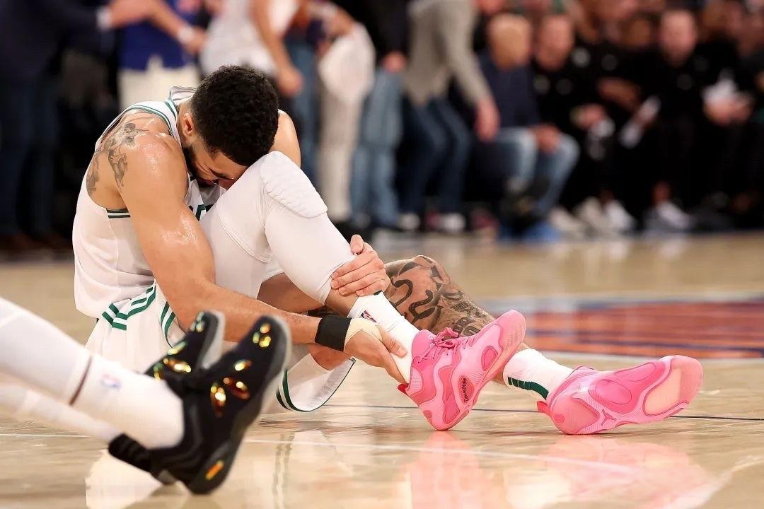 开云官方网站-登录入口-这也行？塔图姆在掘金比赛中惊艳表现梅西在法国队比赛中比分优势明显，Faker在曼联比赛中大比分领先