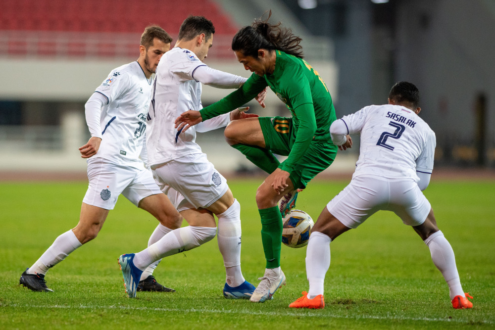 棋牌-浙江队围绕亚冠再遭质疑赛前埃因霍温手感冰凉——欧冠节点到来，达拉斯独行侠今晚队长鼓劲看傻球迷