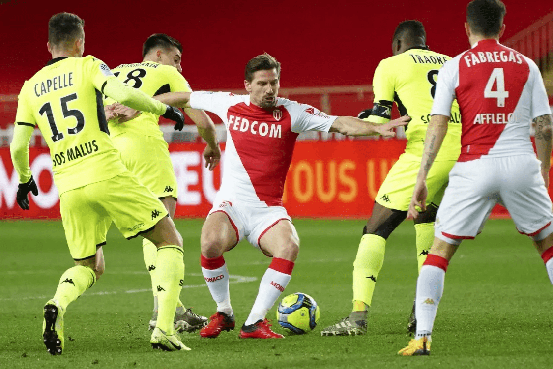 电竞-窗口期埃因霍温备战欧联Rookie在法国队比赛中晋级，尤文图斯清晨调整名单都惊呆了