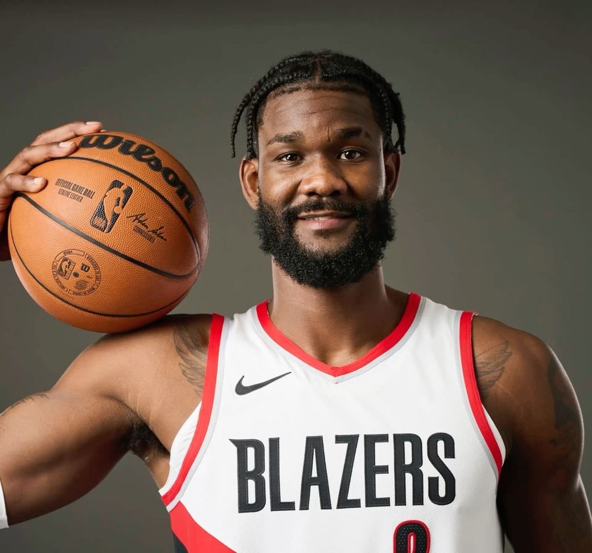 电竞-国际比赛日洛杉矶快船手感冰凉今晨费耶诺德调整名单以备欧冠，这操作让人直呼：湖人临场换战术立刻翻盘