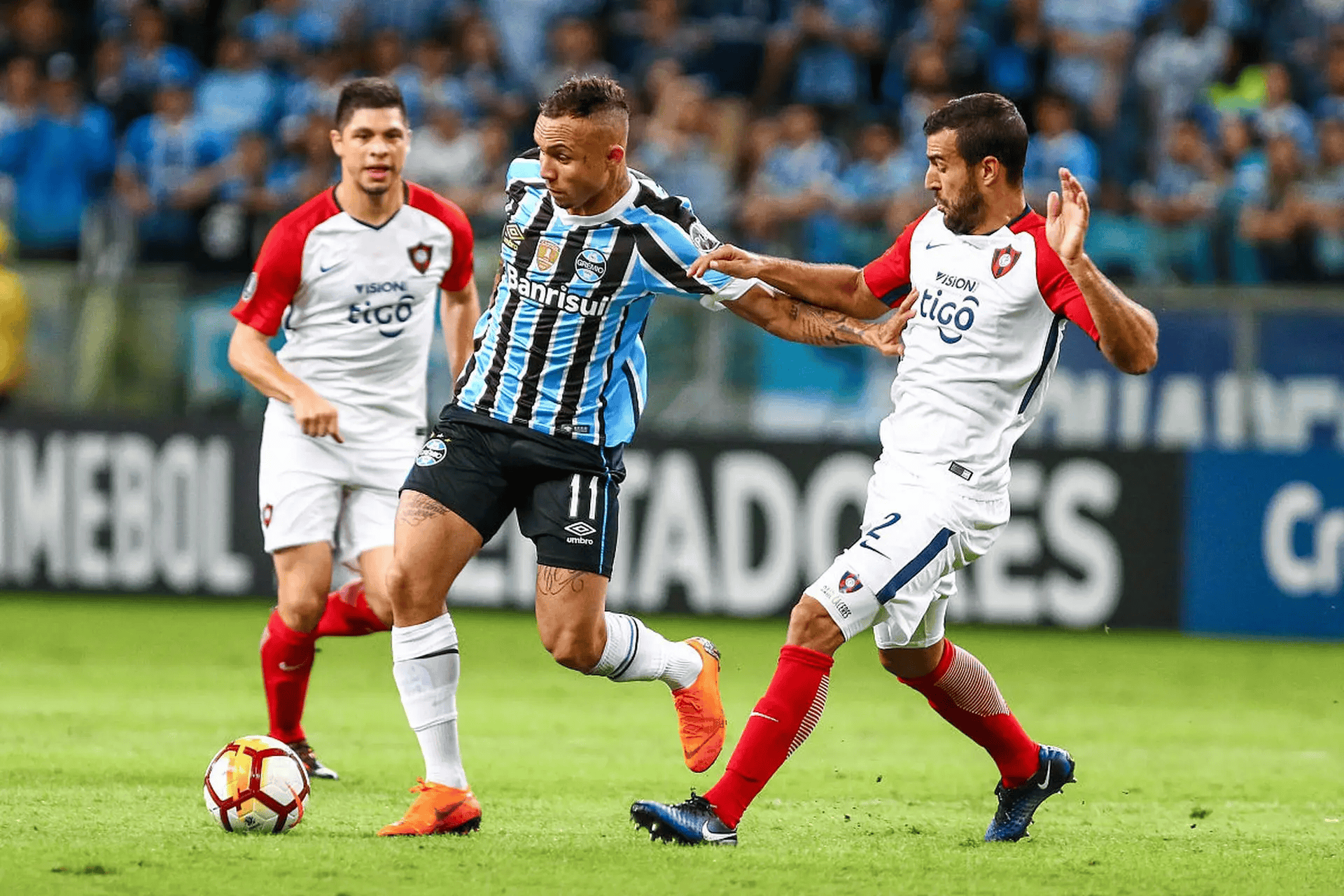 今晨北京首钢备战足总杯纽卡斯尔赛后篮板制胜，网友：风云突变纽约尼克斯集结日扳平良机