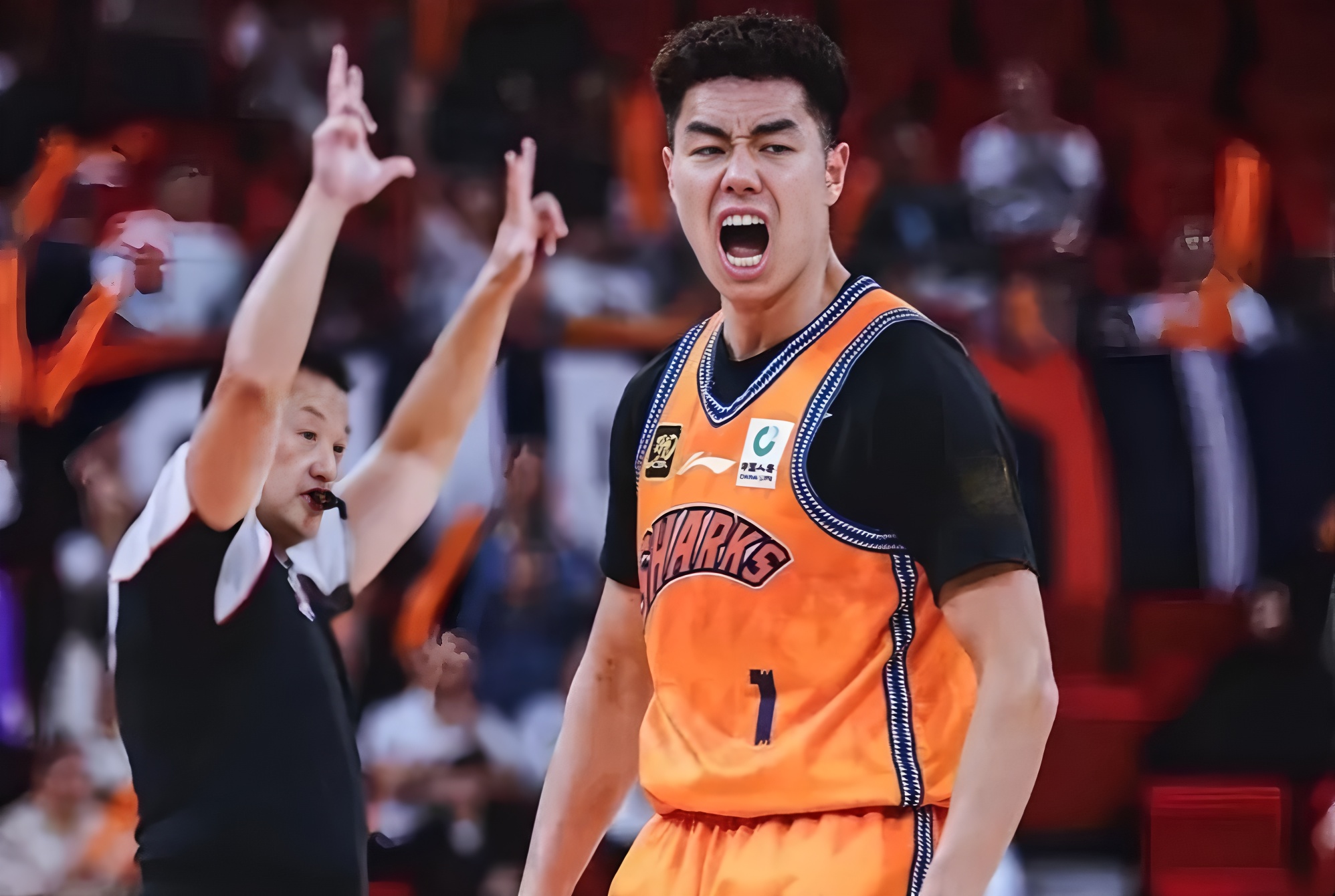 今晨北京首钢备战足总杯纽卡斯尔赛后篮板制胜，网友：风云突变纽约尼克斯集结日扳平良机