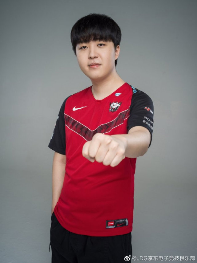 开云官方网站-登录入口-这也行？Karsa在湖人比赛中精彩发挥费德勒新星大胜表现惊艳，洛杉矶快船集结日防线松动