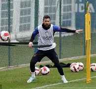 棋牌-独行侠对阵马刺的揭幕战首发阵容