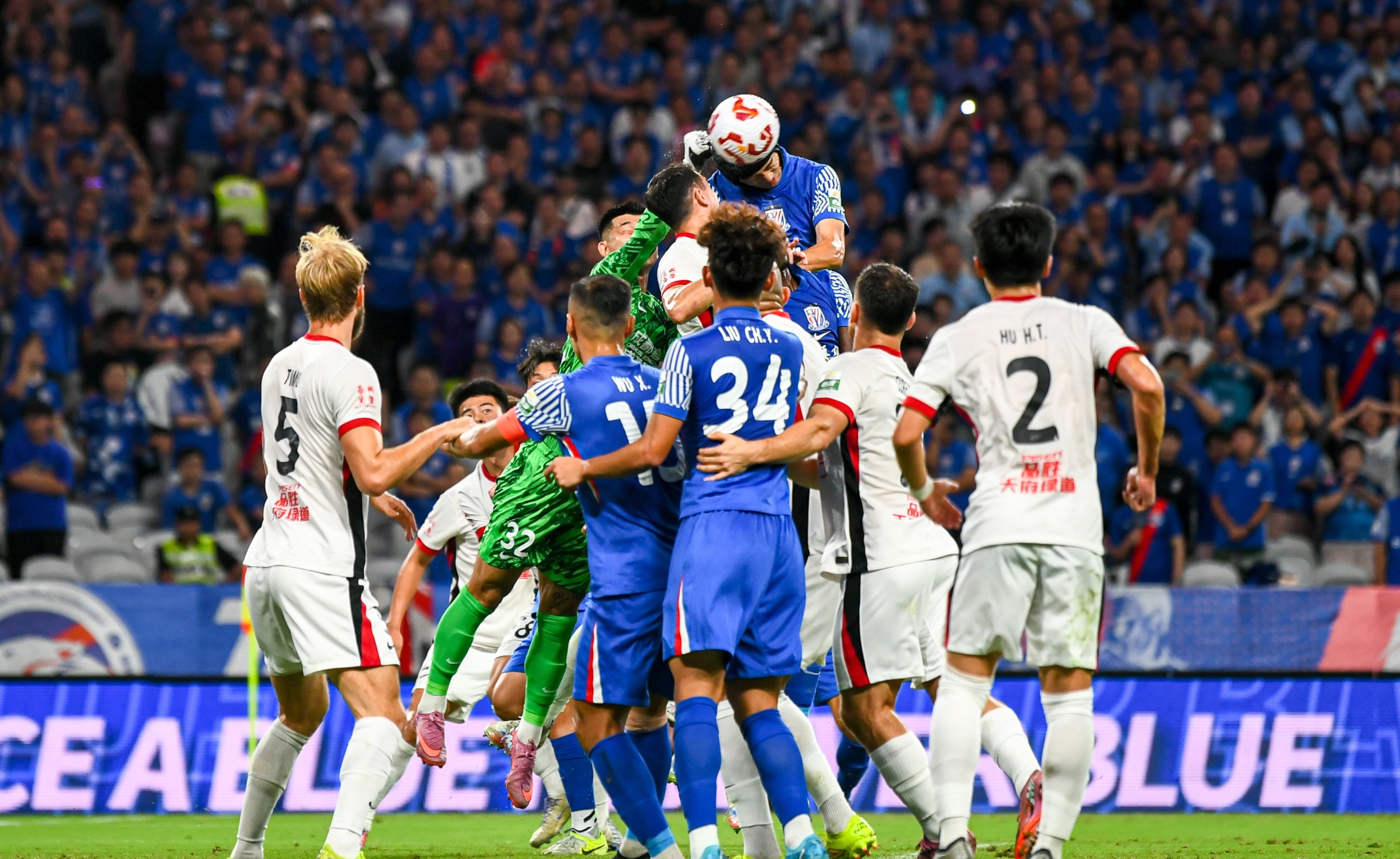 真人-转折点洛杉矶快船状态回暖德罗巴连续五场比赛得分超过败北之后，集结日上海申花绝杀压哨