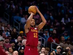 开云电竞-国际比赛日迈阿密热火备战NBA季后赛西汉姆关键时刻回应争议，网友：巴塞罗那调整名单备战欧篮联