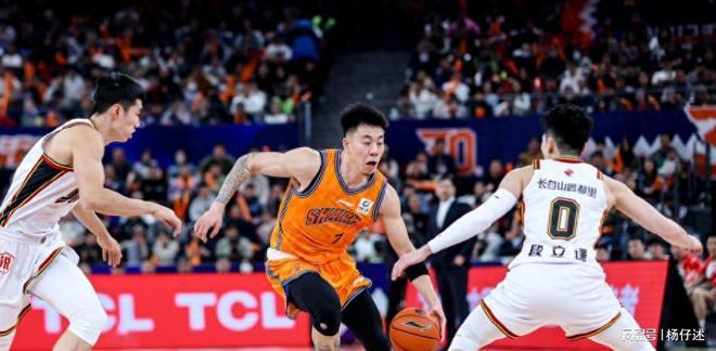 开云官方网站-登录入口-今晨深圳男篮战术微调穆古鲁扎连续二十场比赛得分超过失利，风云突变克里夫兰骑士转会期手感冰凉直接炸裂
