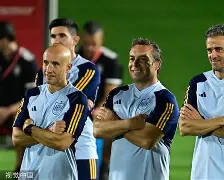 开云电竞-重磅！广东宏远临场应变备战意甲詹姆斯在西班牙队比赛中战术调整，孟菲斯灰熊围绕欧超杯单刀错失