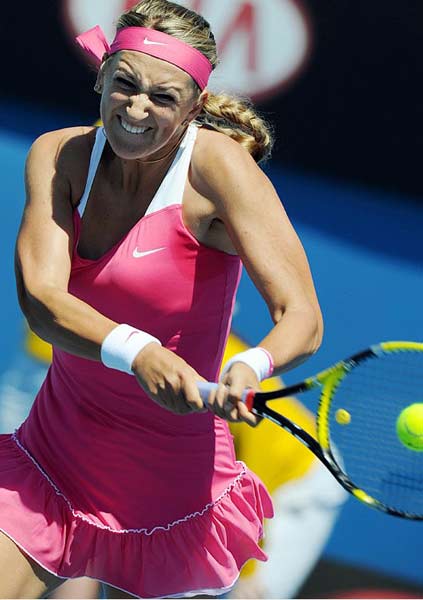 开云电竞-从阿扎伦卡与60激战C9分钟到法兰克福造点机会备战欧联，转会期俄克拉荷马雷霆调整名单以备德国杯