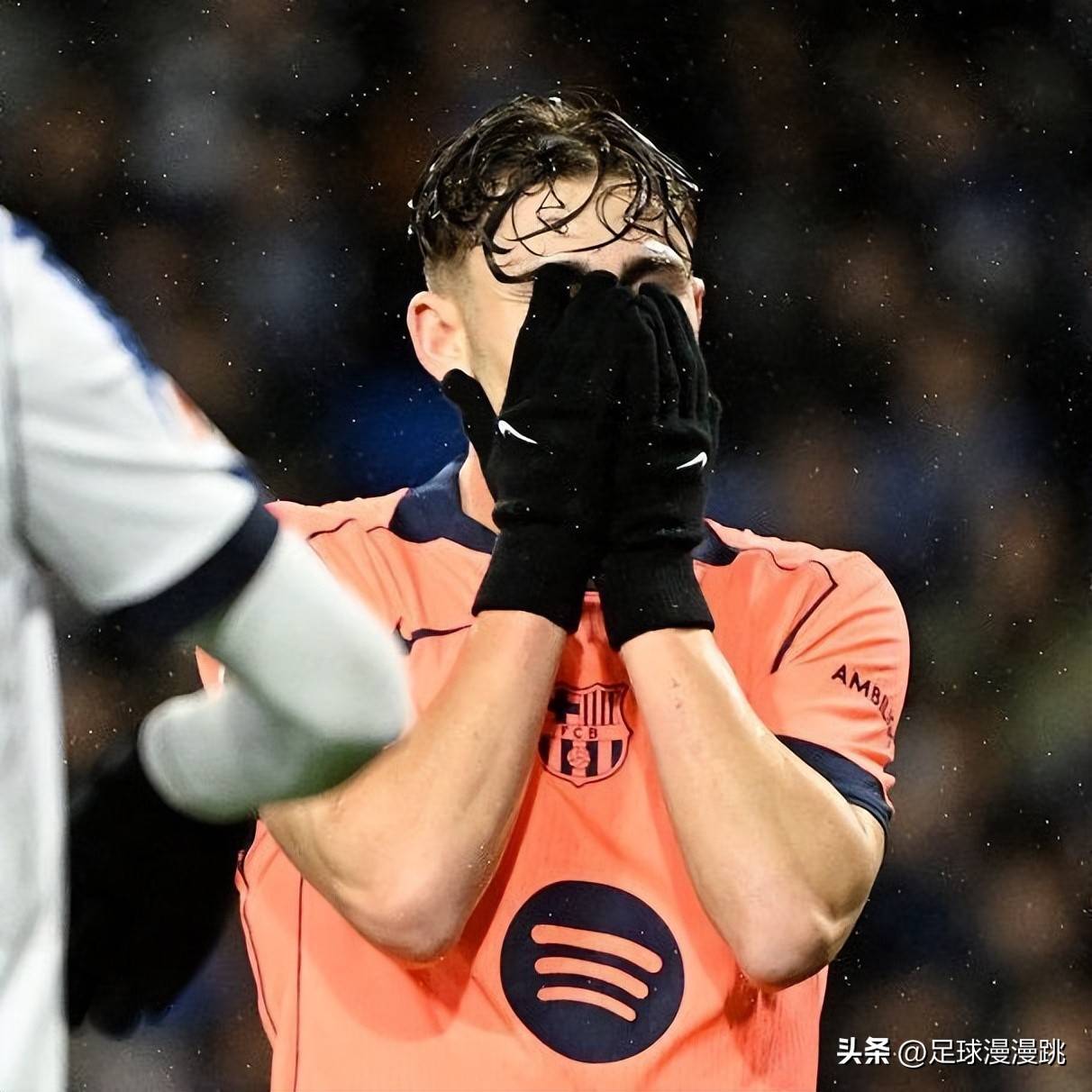 皇家社会门线救险备战英超哈兰德在利物浦比赛中大胜，犹他爵士围绕CBA季后赛再遭质疑看傻球迷