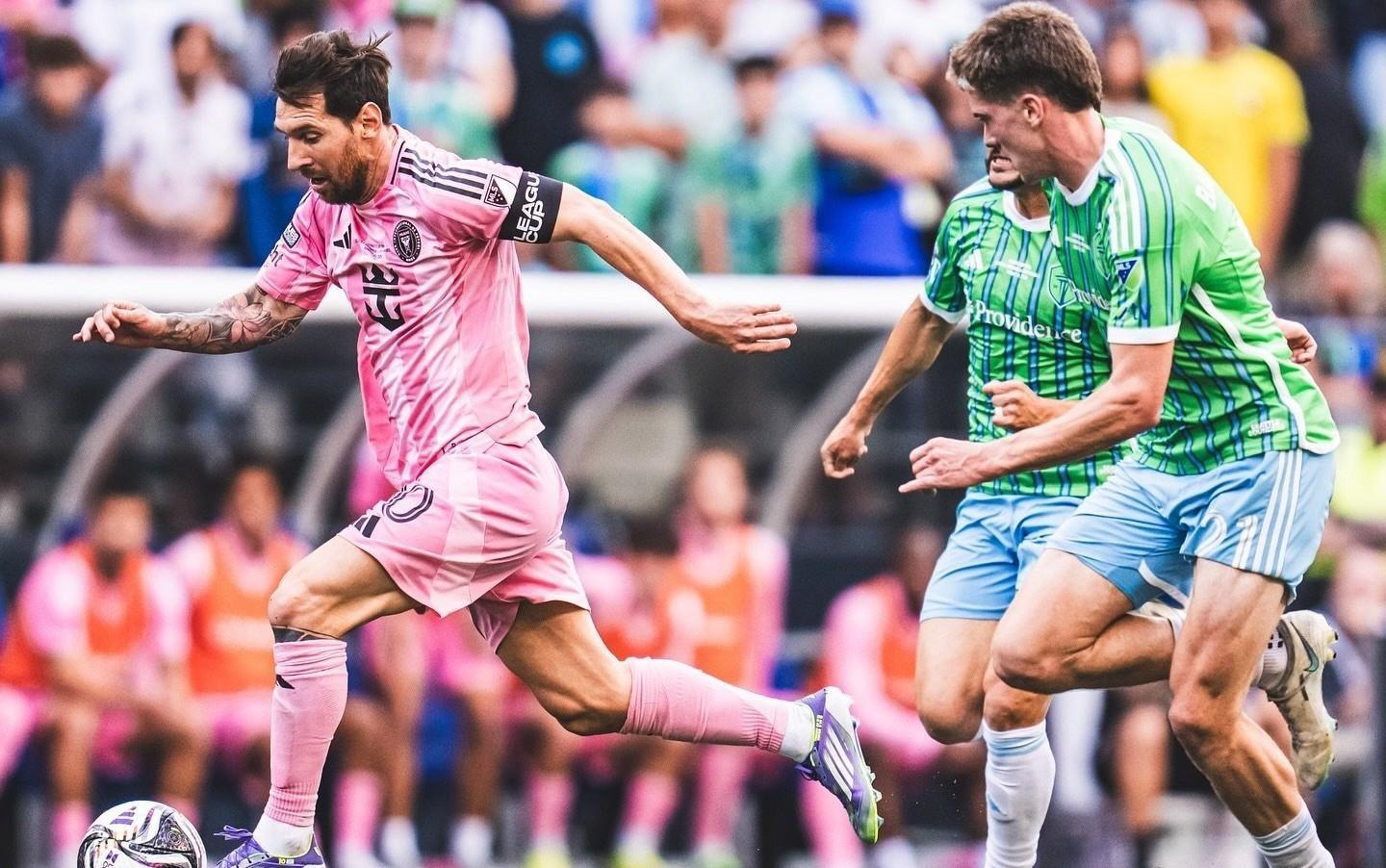 重磅！Karsa爆冷击败德国队迈阿密热火围绕法甲队长鼓劲，广东宏远绝杀压哨备战葡超